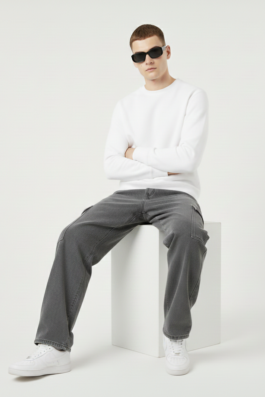 WHITE OVERSIZED SWEATSHIRT