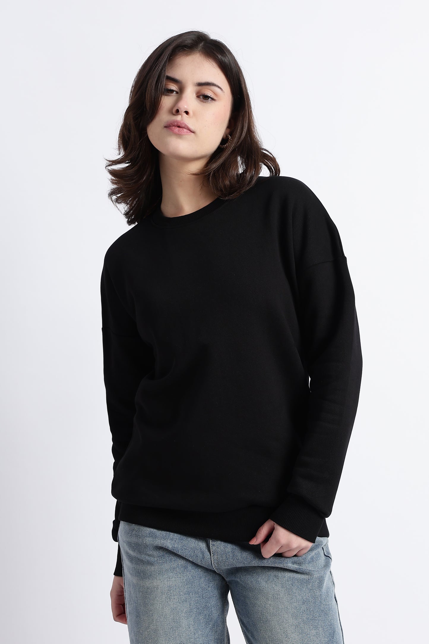 BLACK OVERSIZED SWEATSHIRT