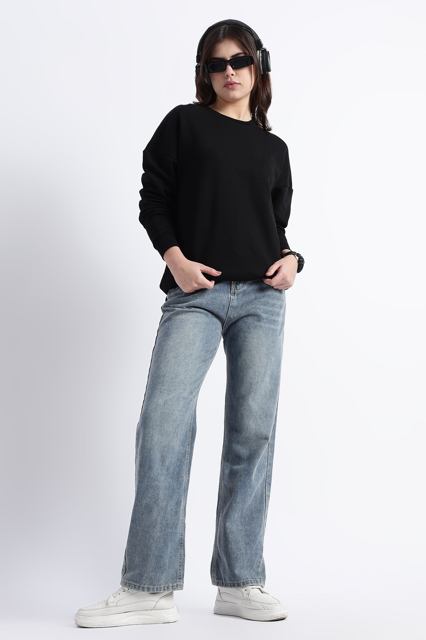 BLACK OVERSIZED SWEATSHIRT