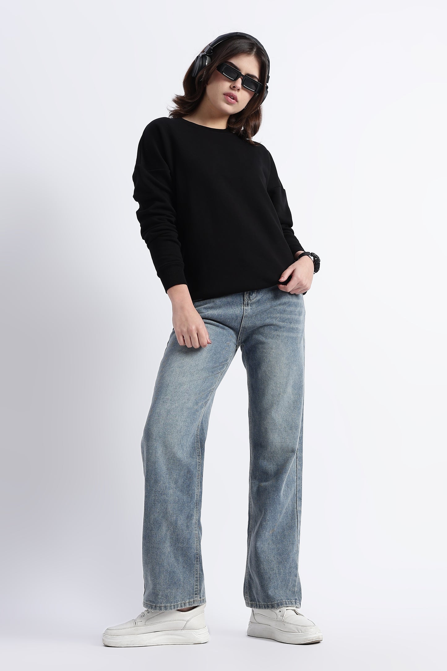 BLACK OVERSIZED SWEATSHIRT