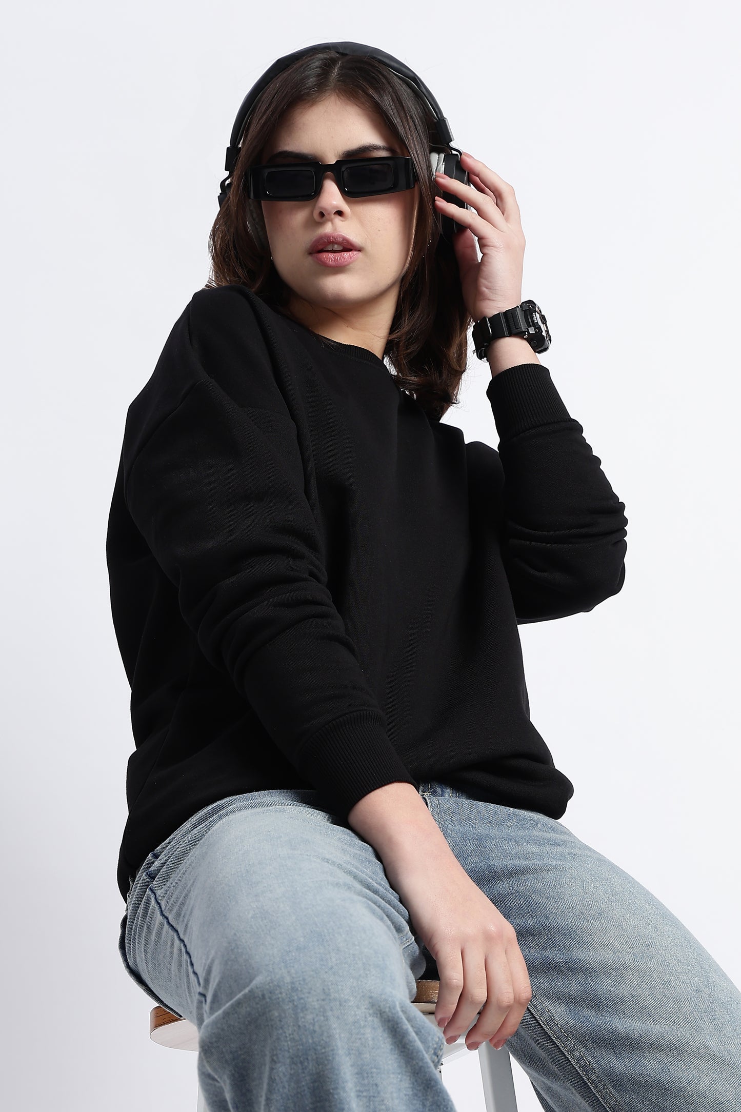 BLACK OVERSIZED SWEATSHIRT