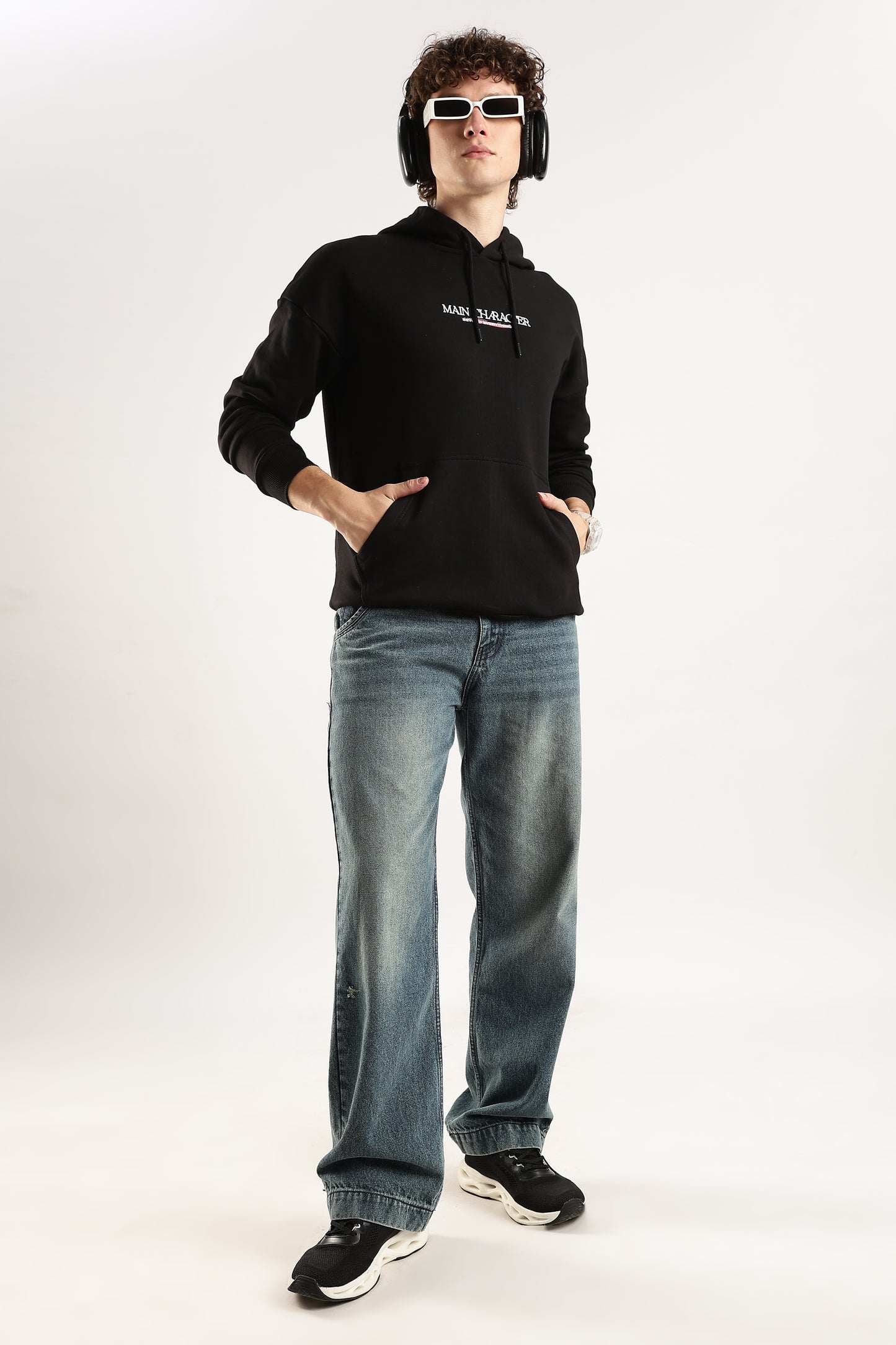 MAIN CHARACTER OVERSIZED HOODIE