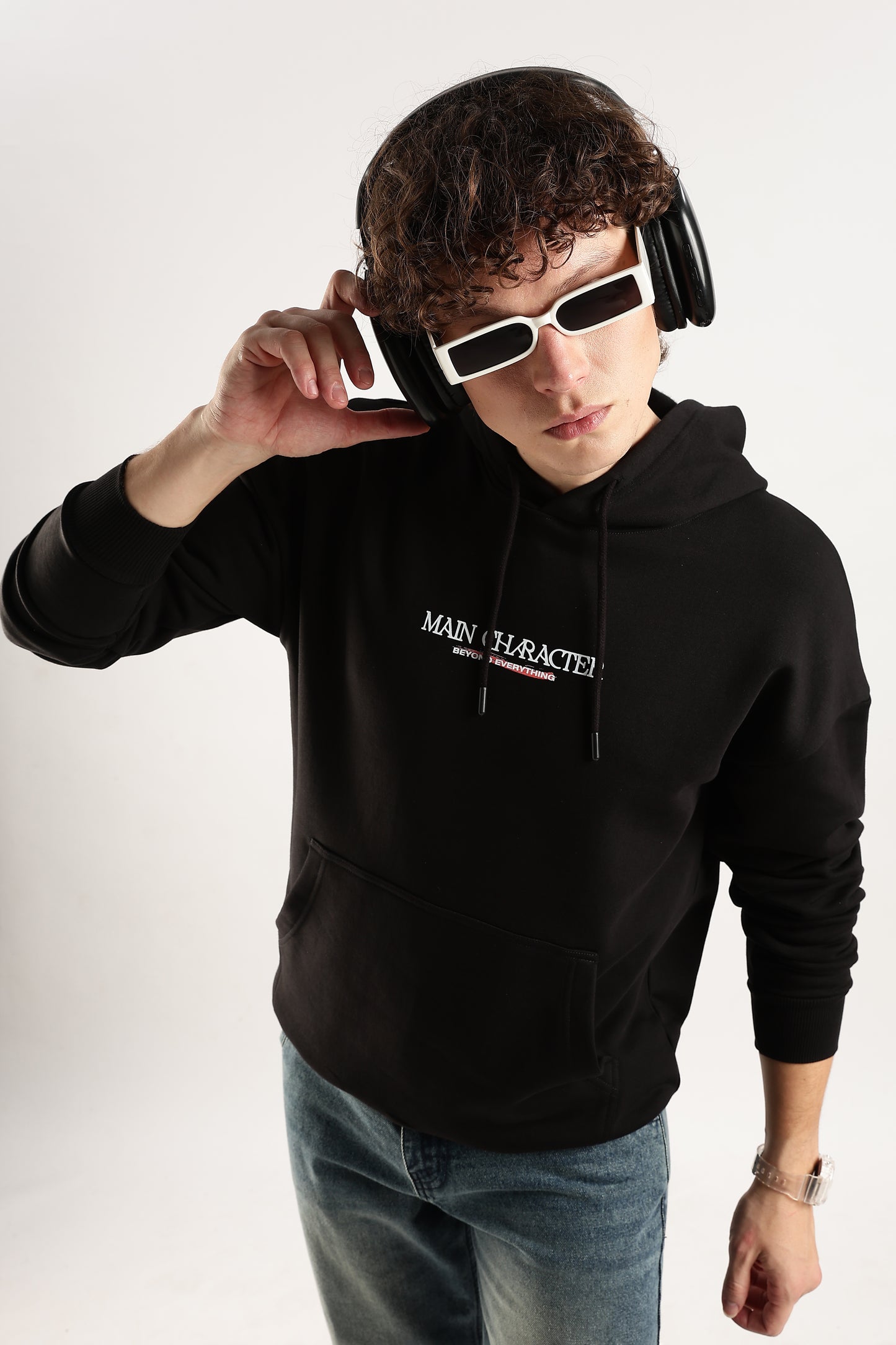 MAIN CHARACTER OVERSIZED HOODIE