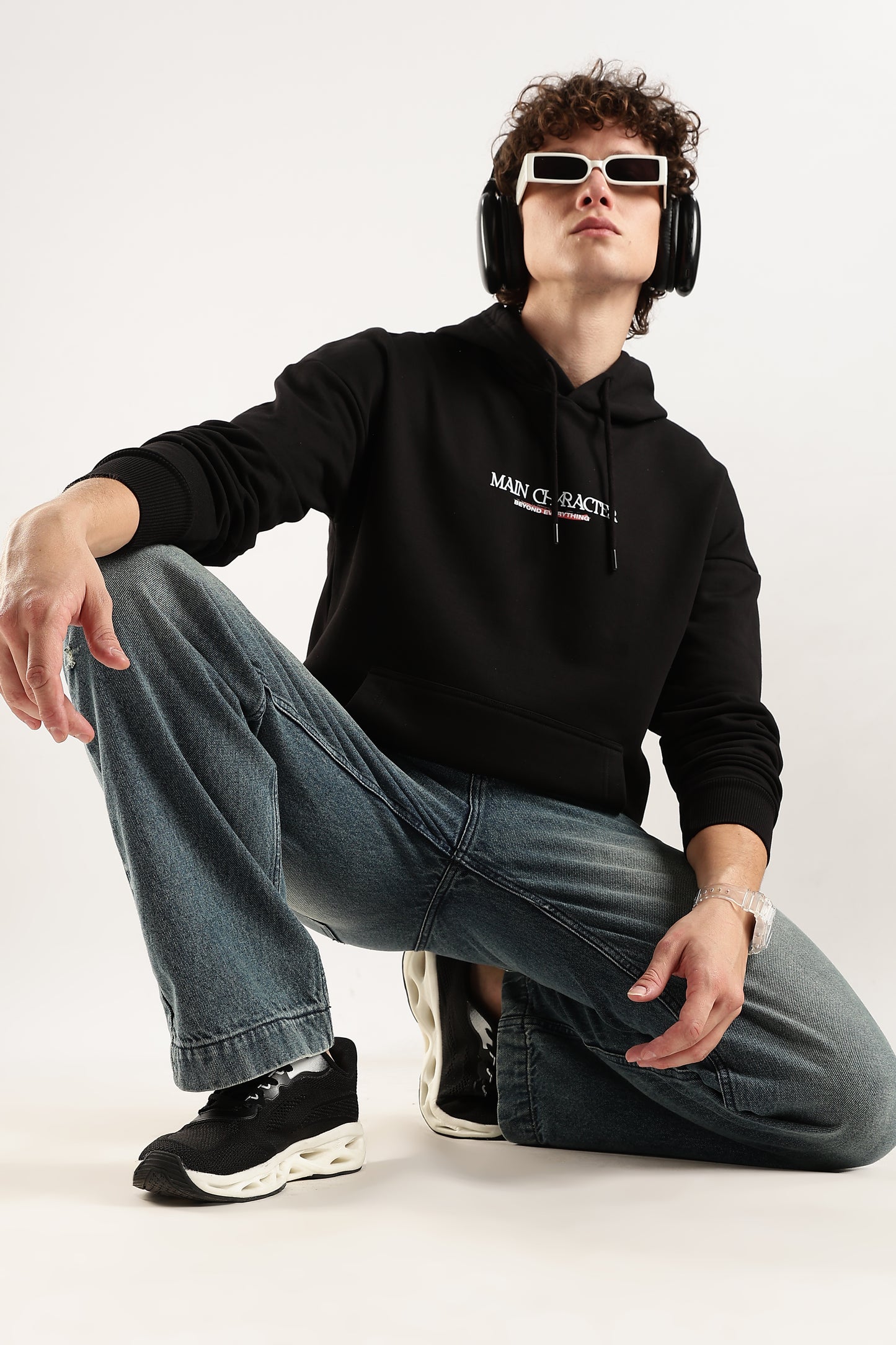 MAIN CHARACTER OVERSIZED HOODIE