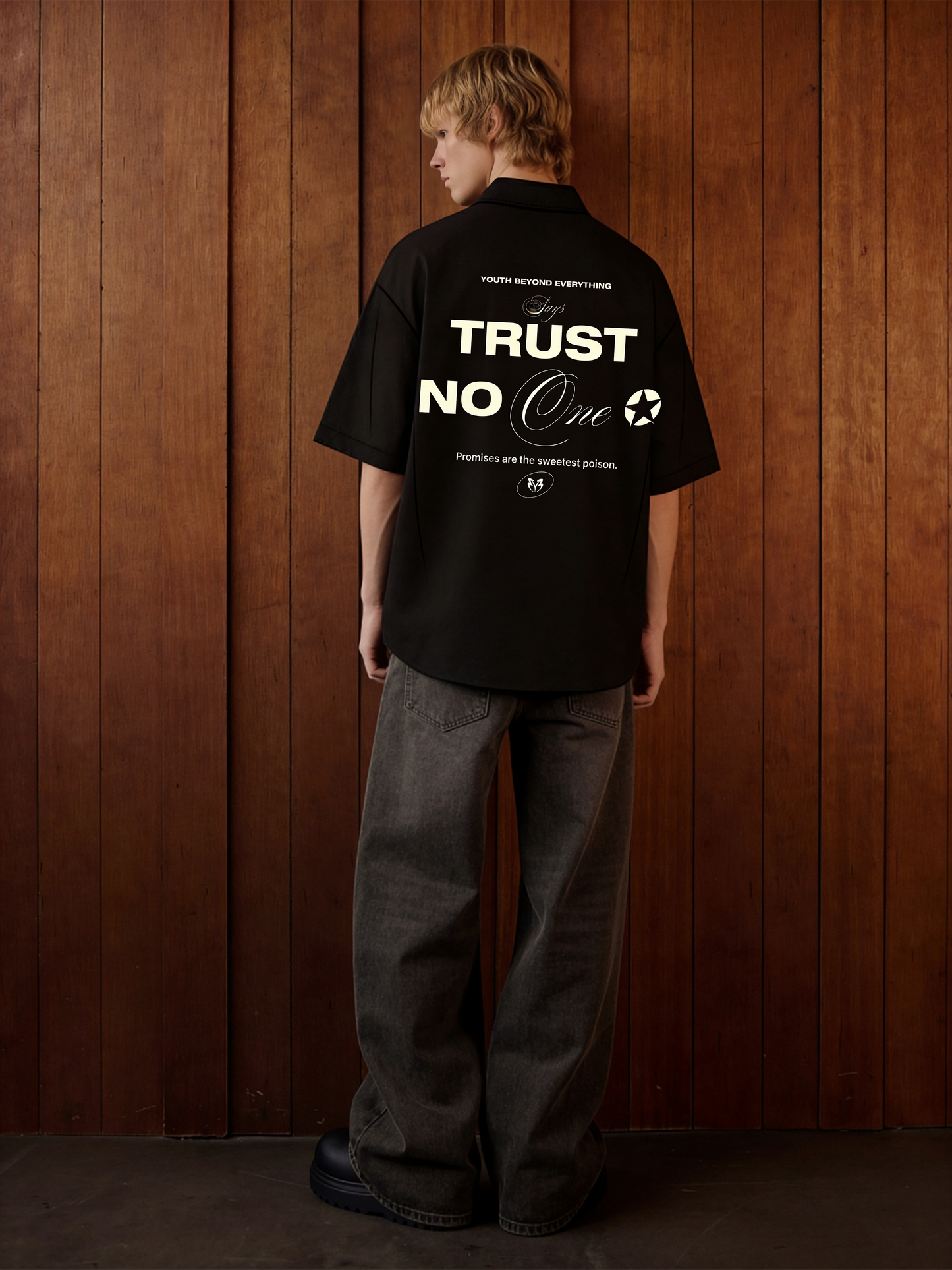 TRUST NO ONE OVERSIZED UNISEX SHIRT