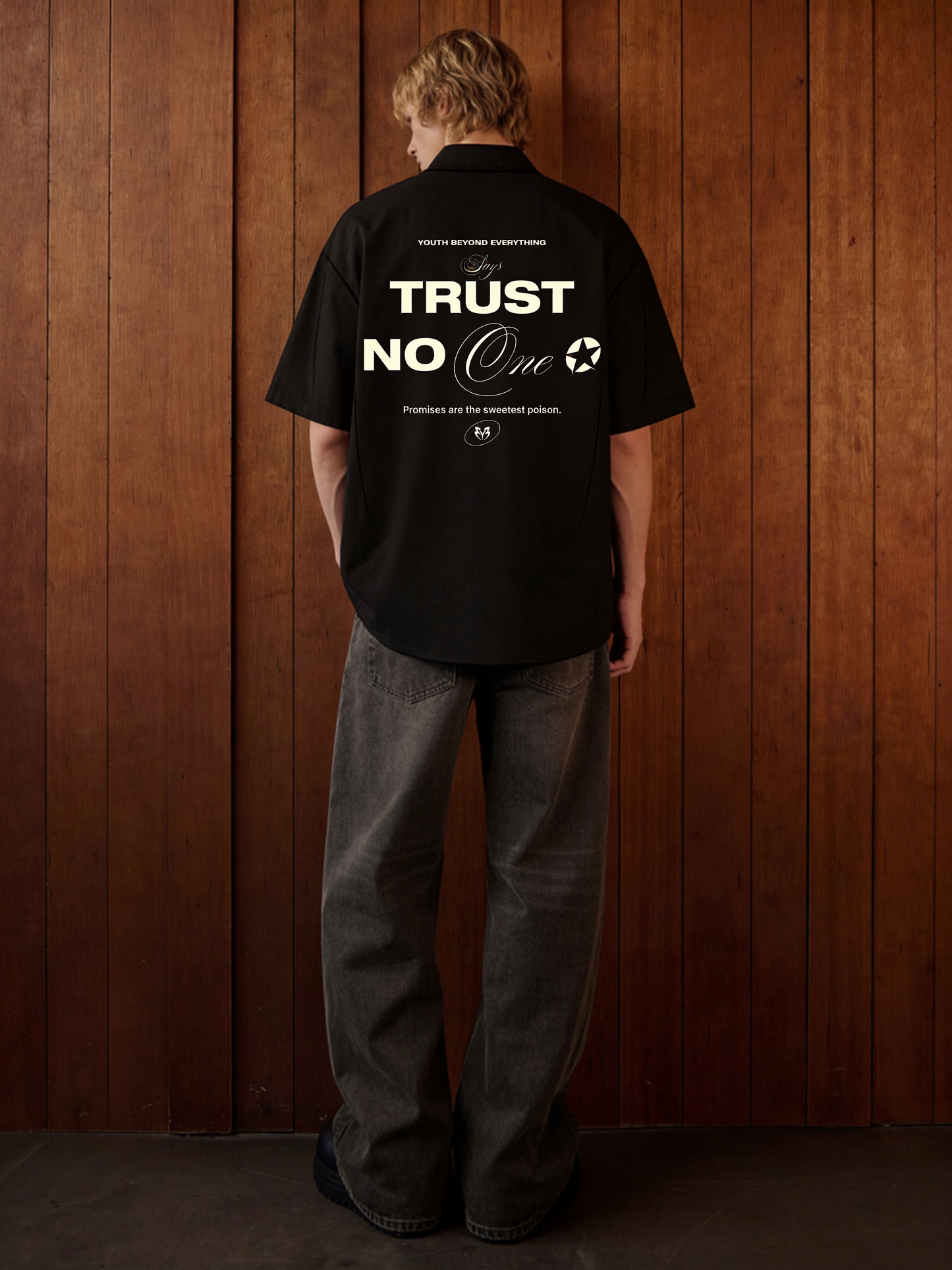 TRUST NO ONE OVERSIZED UNISEX SHIRT