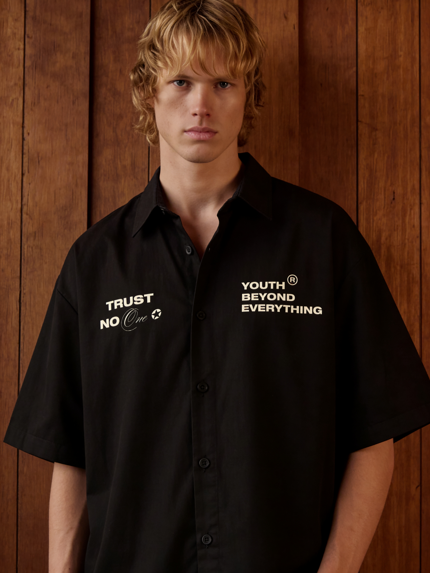TRUST NO ONE OVERSIZED UNISEX SHIRT