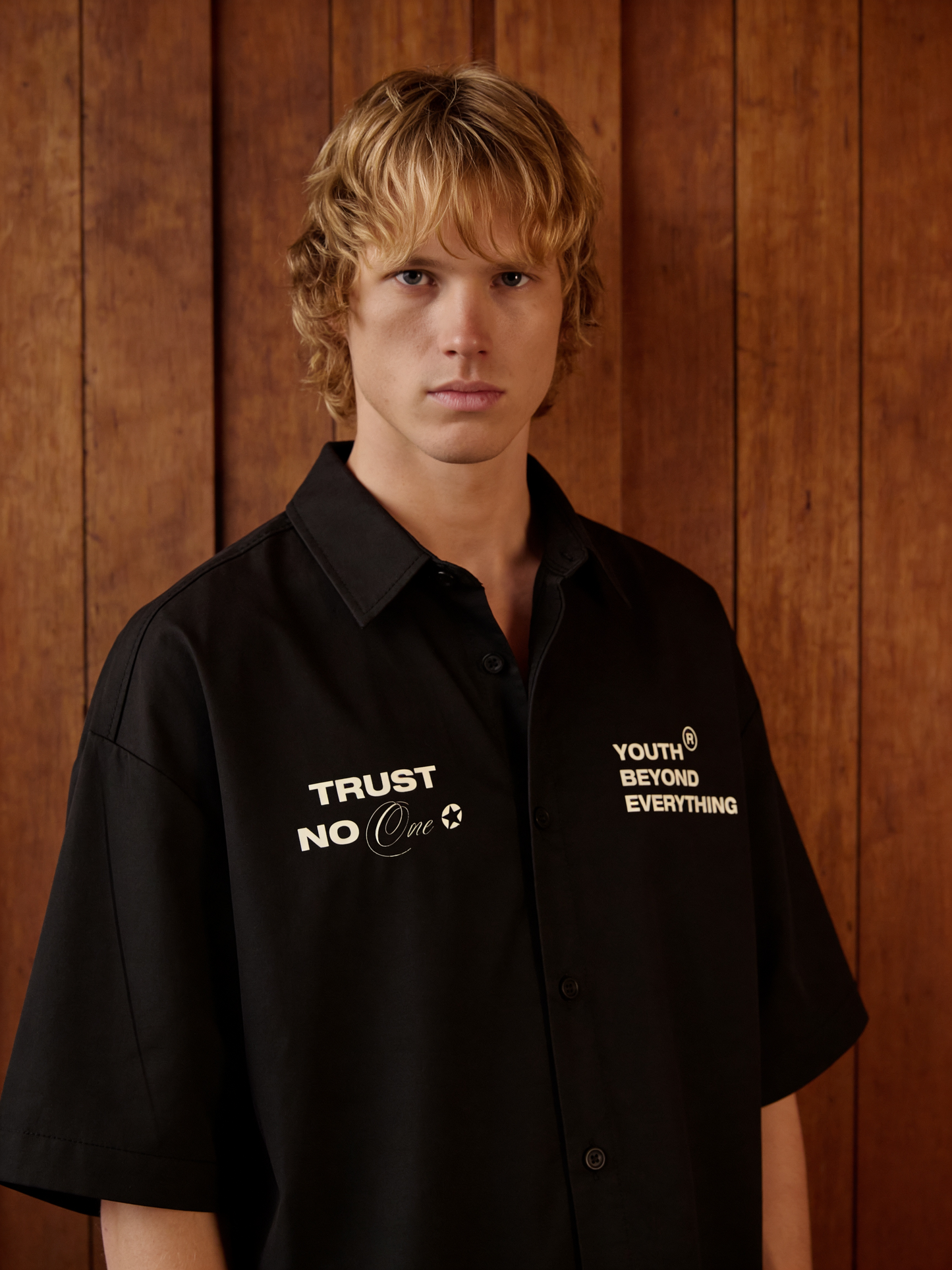 TRUST NO ONE OVERSIZED UNISEX SHIRT