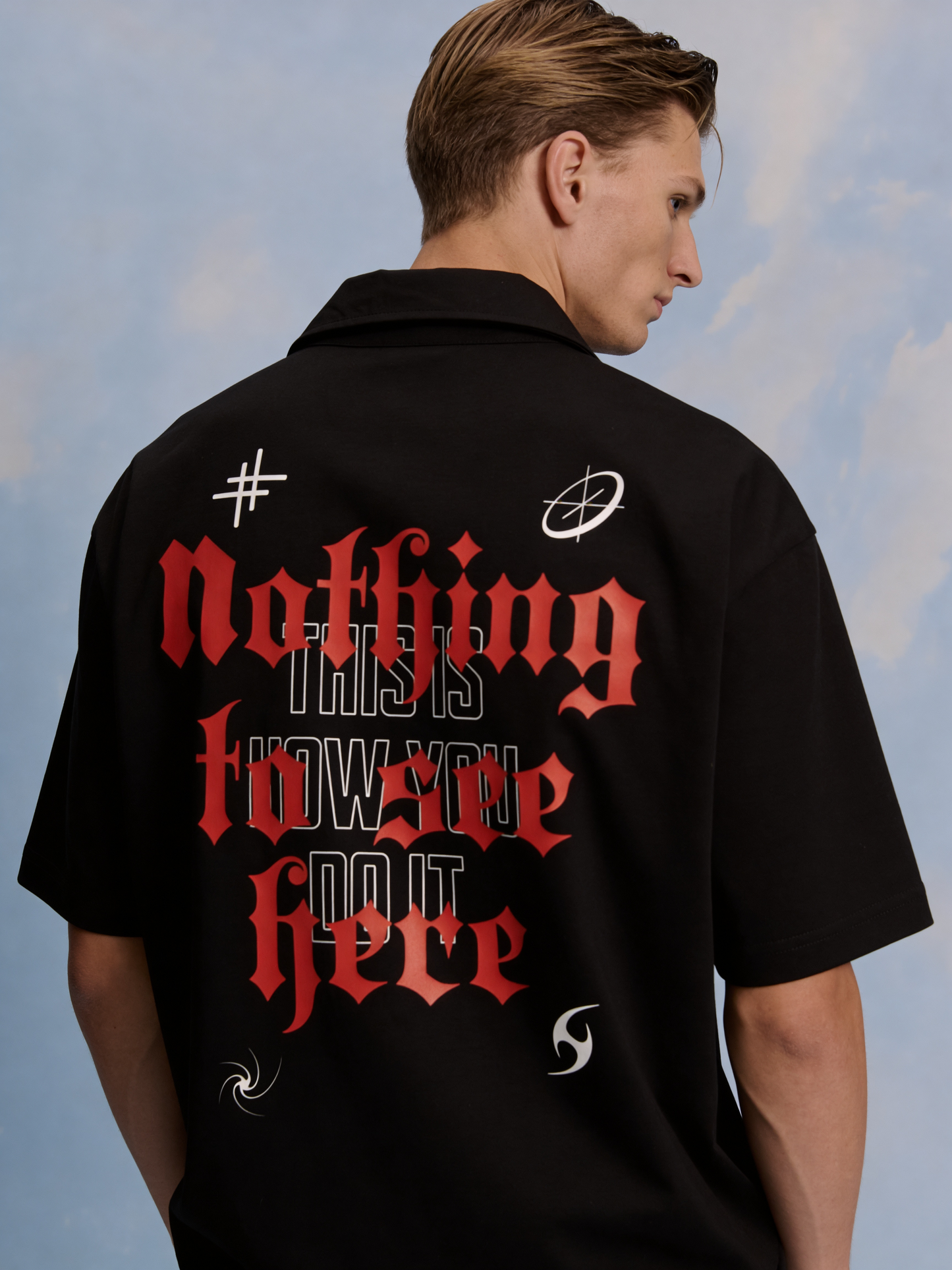 NOTHING TO SEE OVERSIZED UNISEX SHIRT