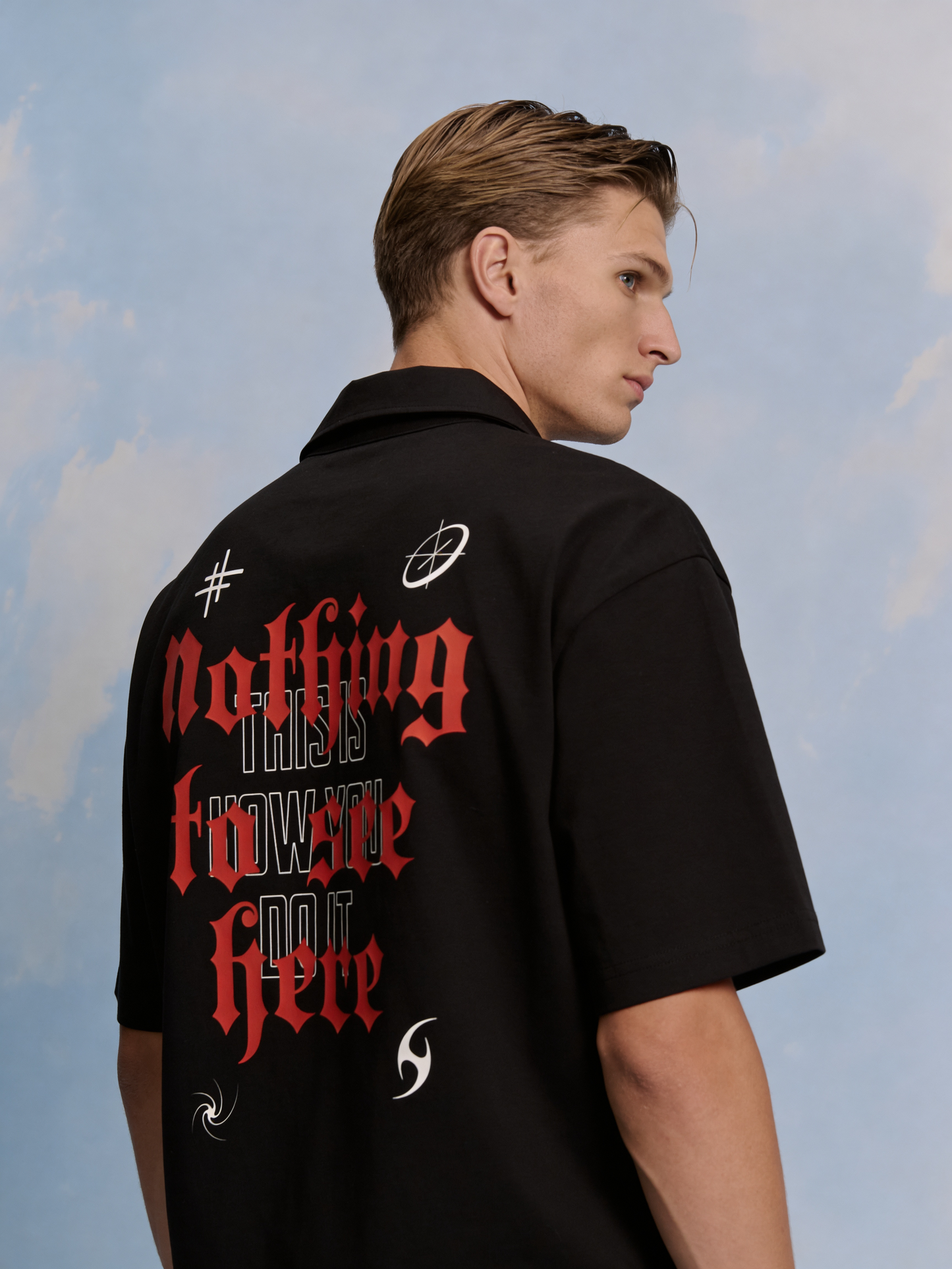 NOTHING TO SEE OVERSIZED UNISEX SHIRT