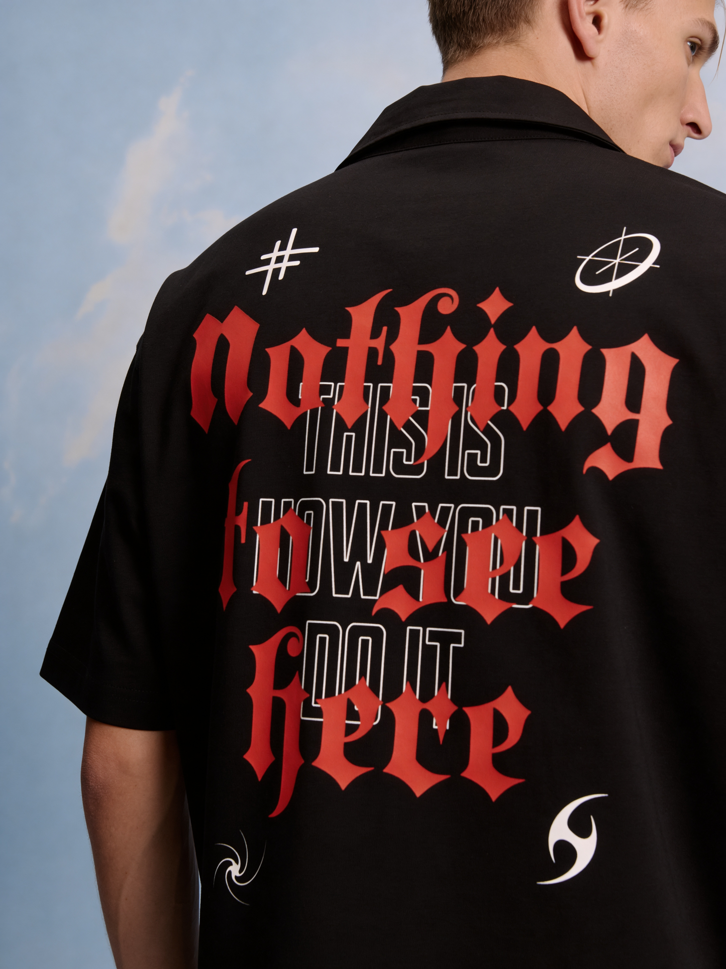 NOTHING TO SEE OVERSIZED UNISEX SHIRT