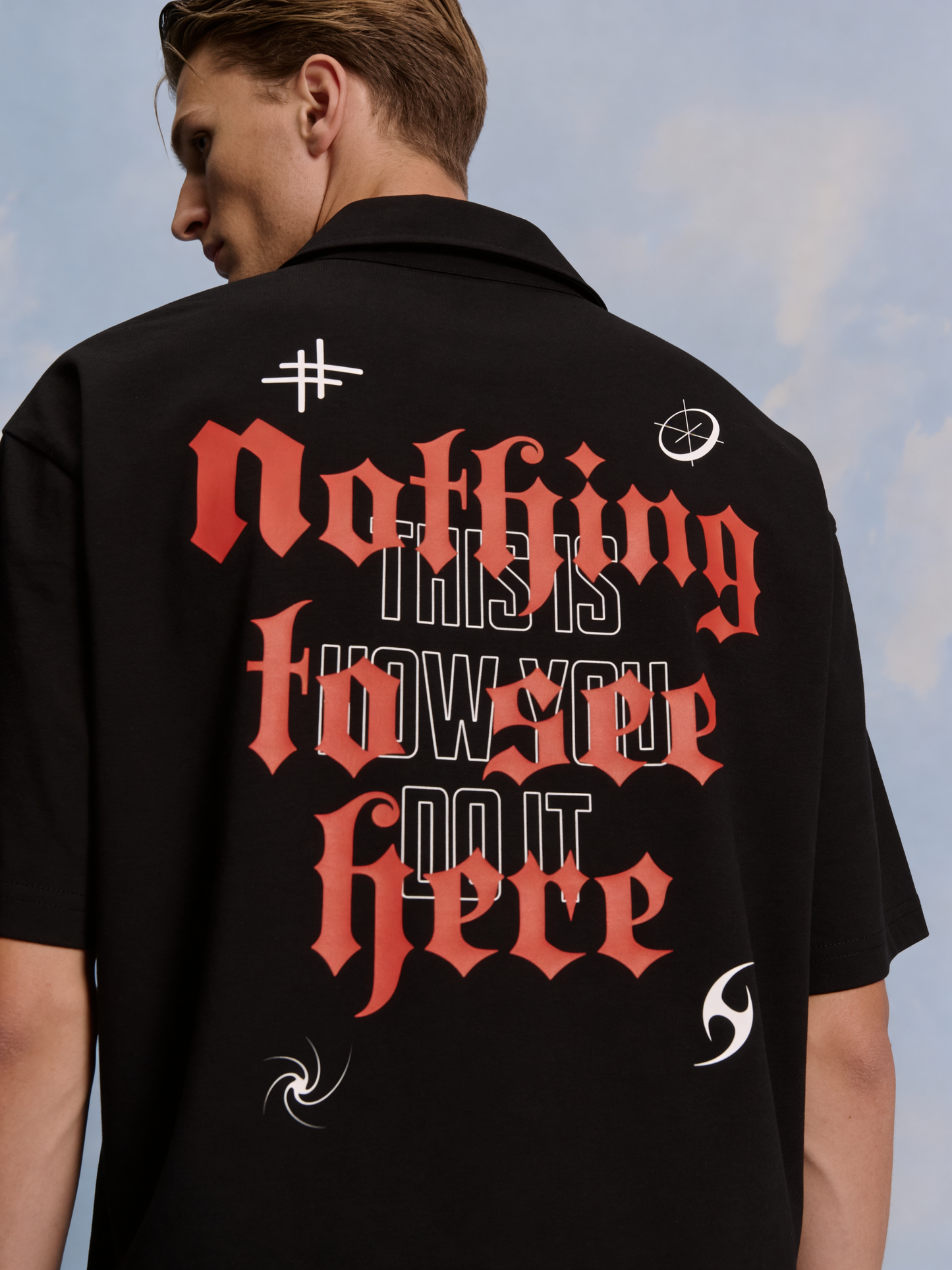NOTHING TO SEE OVERSIZED UNISEX SHIRT