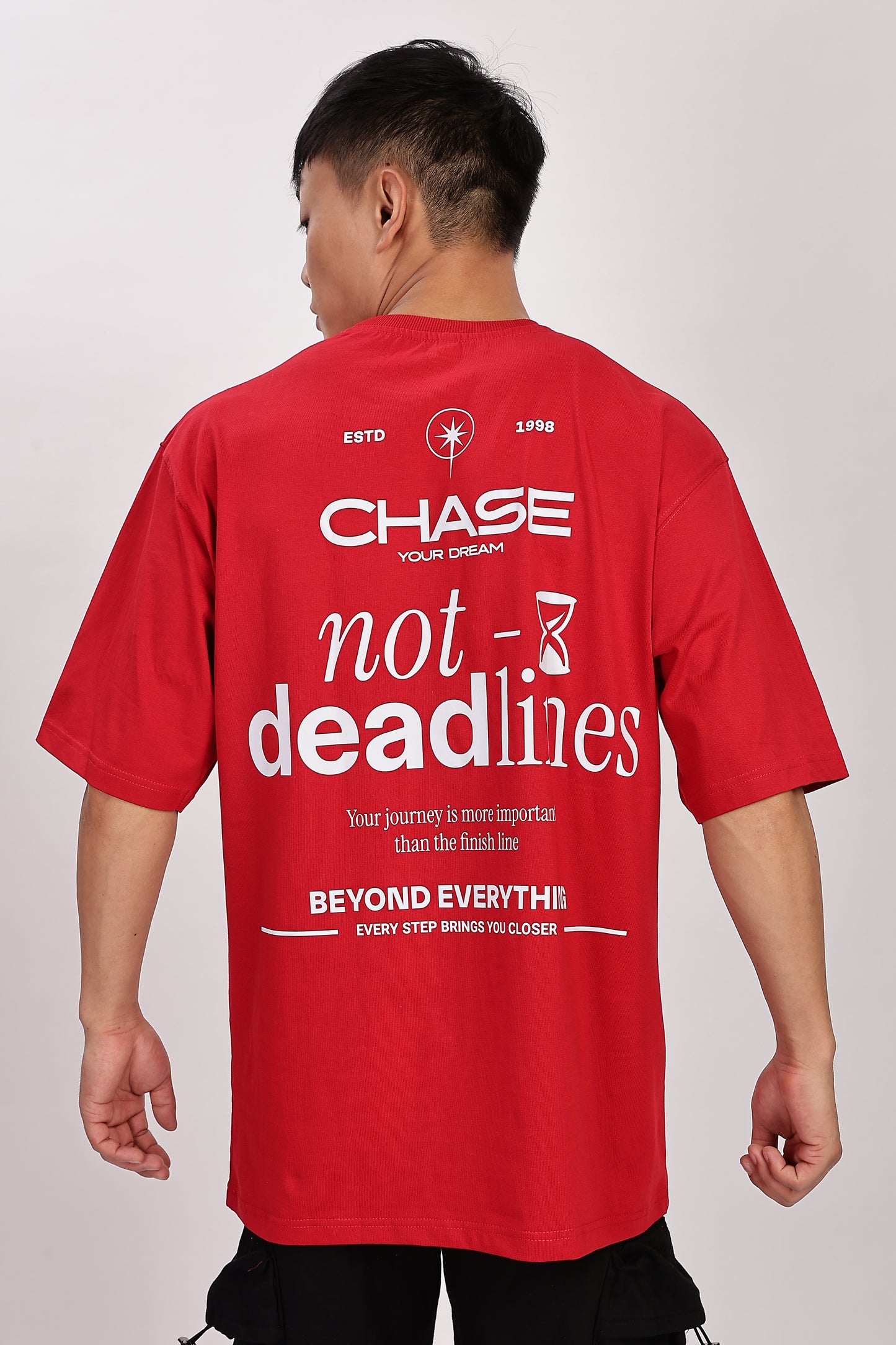 CHASE YOUR DREAM UNISEX OVERSIZED T-SHIRT