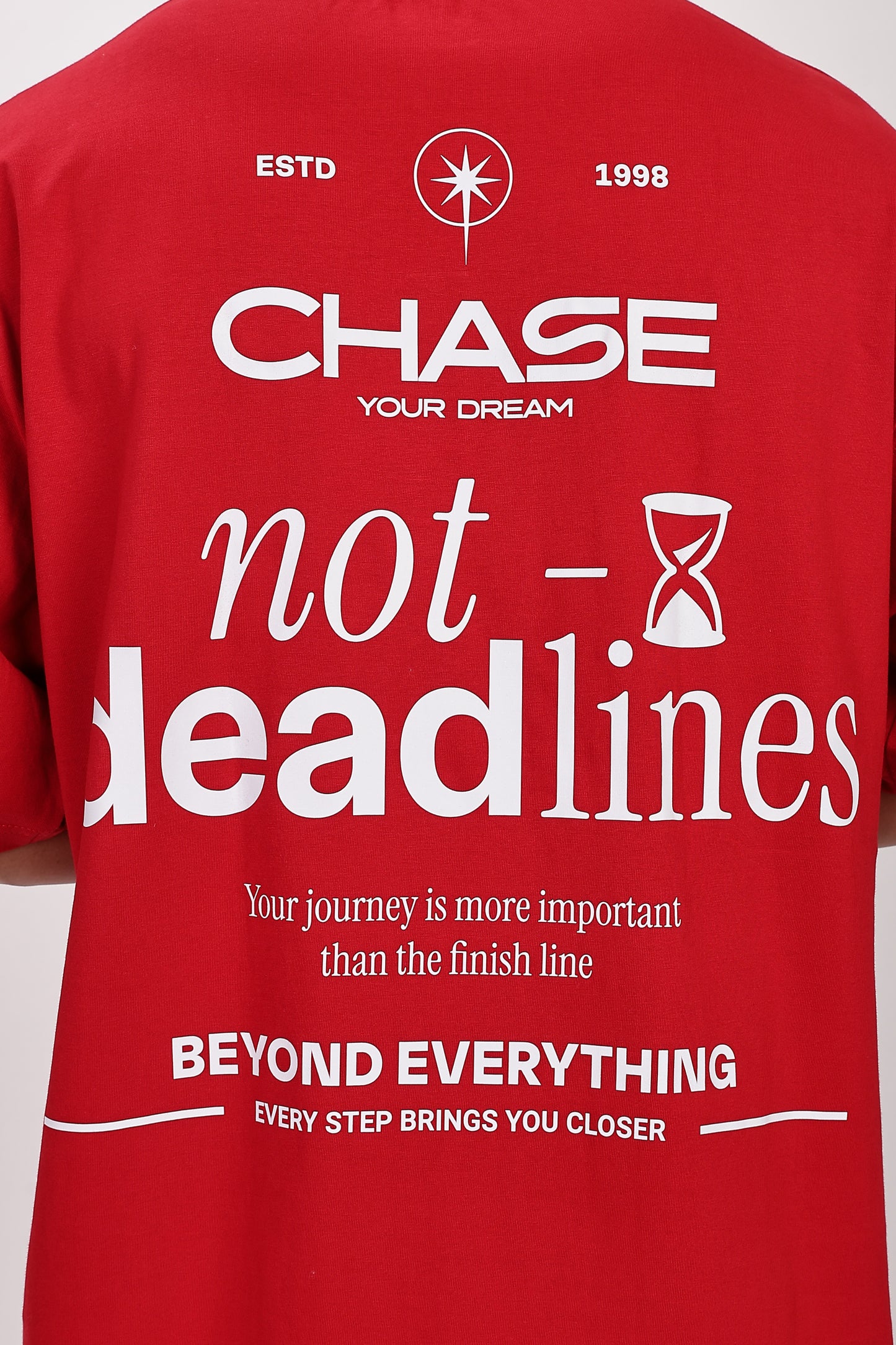 CHASE YOUR DREAM UNISEX OVERSIZED T-SHIRT