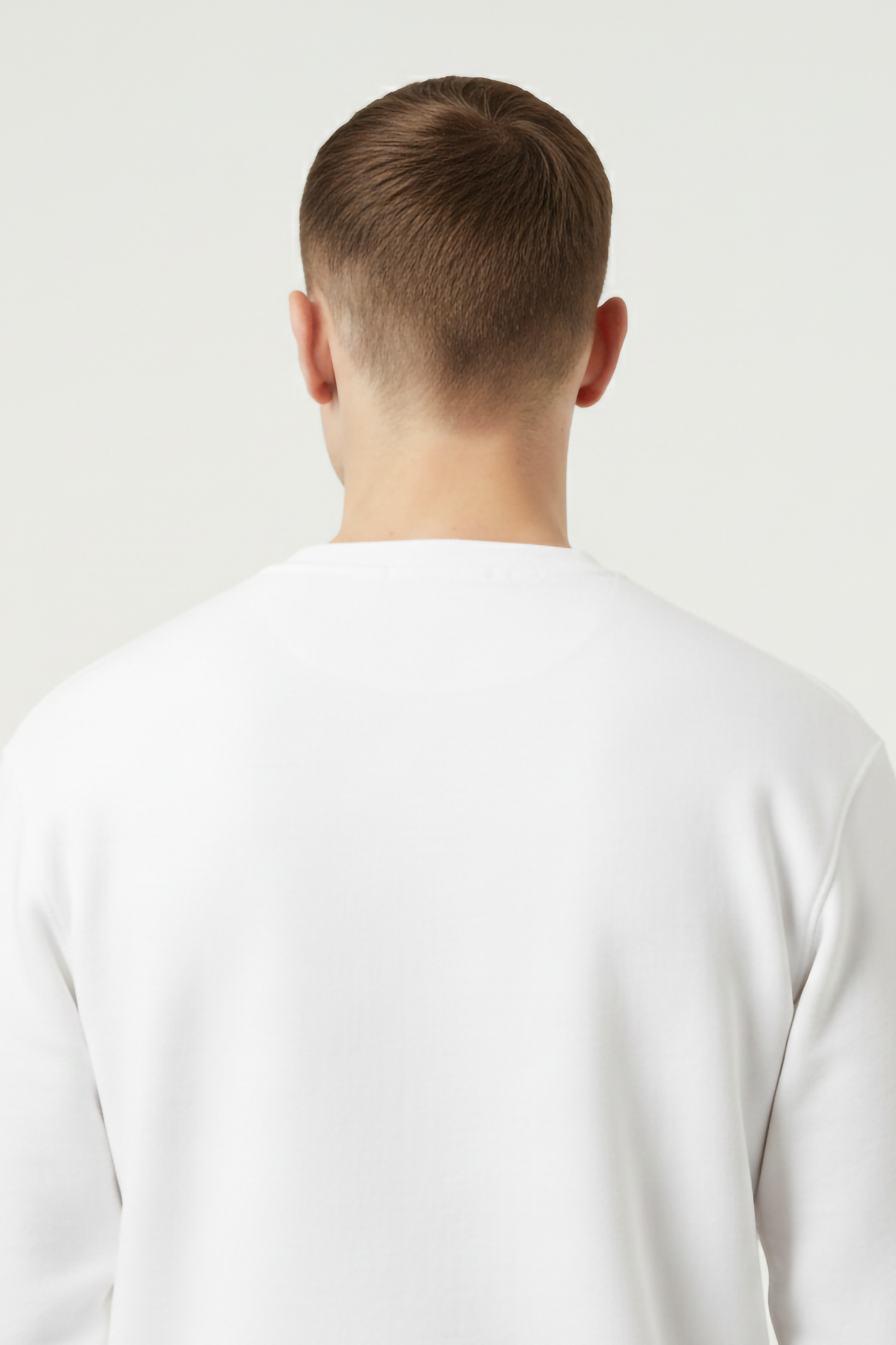 WHITE OVERSIZED SWEATSHIRT