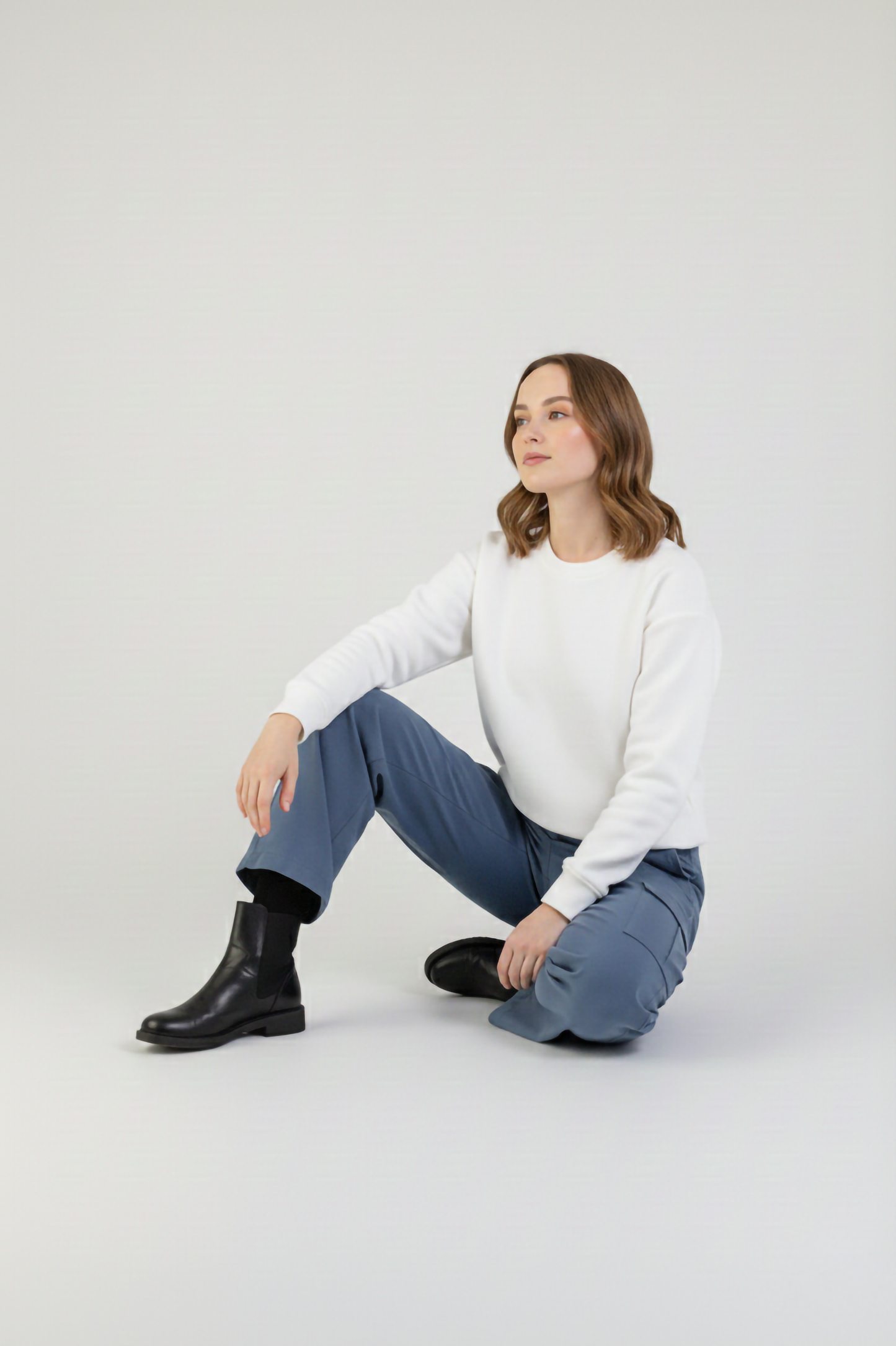 WHITE OVERSIZED SWEATSHIRT