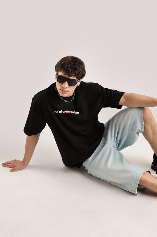 OUT OF OFFICE OVERSIZED T-SHIRT