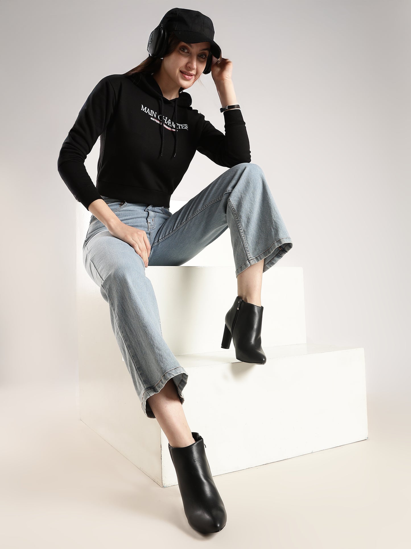 MAIN CHARACTER CROPPED HOODIE